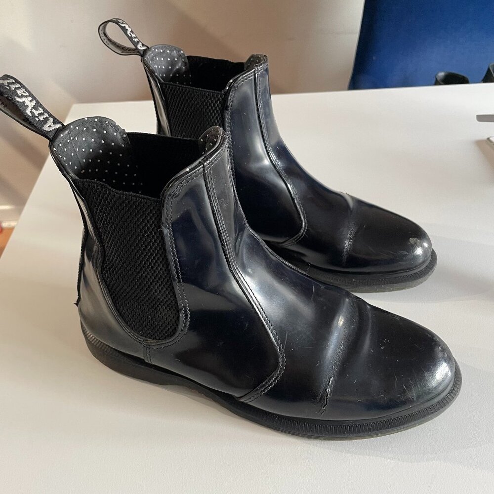 DR MARTEN Chelsea Doc Boots for Women